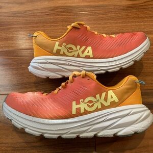 Hoka One One Womens Rincon 3 Orange Running Shoes Sneakers Sz 7 B